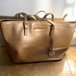 Sparkly gold colored Purse